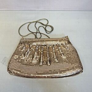 Vintage 70-80's Bright Gold Metal Slinky Mesh‎ Zippered Evening Bag